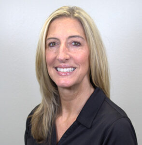Paula Dehlinger Headshot